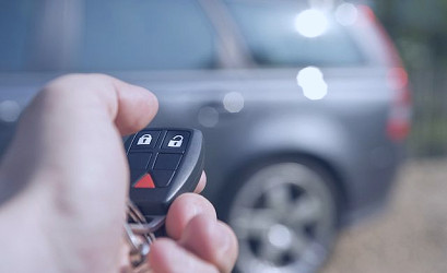 Pros and Cons of Keyless Entry for Your Car